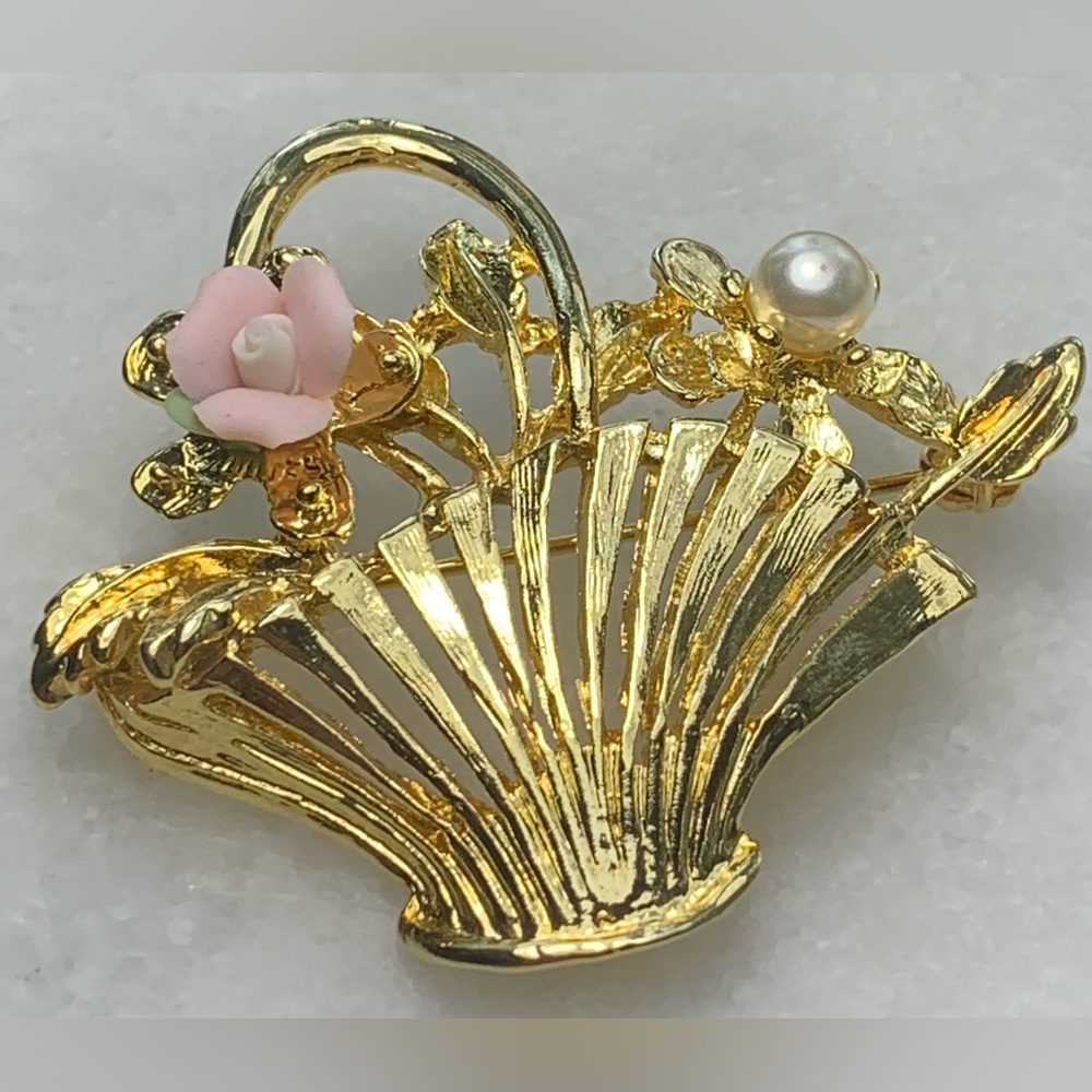 Vintage Gold Tone Flower Basket Brooch Pink Porcelain Rose Pearl Pin